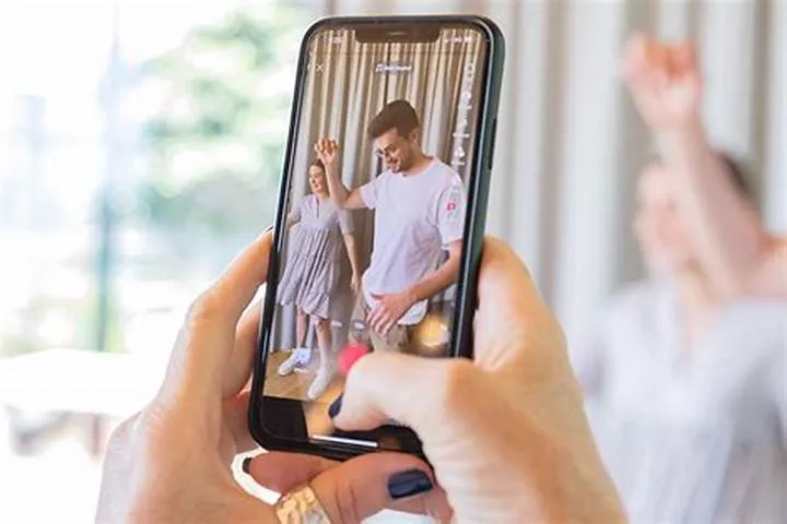 Điện thoại quay TikTok đẹp: Cần Camera Quay Video tốt và Chống rung hiệu quả
